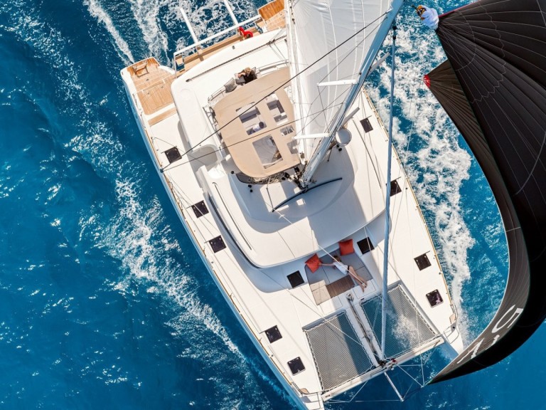 Yacht charter Capo d'Orlando - Lagoon Lagoon 52 F on SamBoat