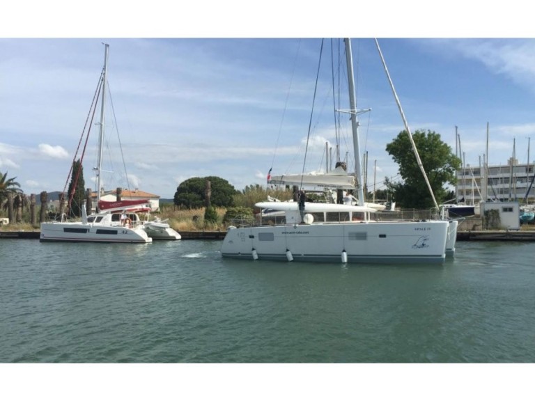 Lagoon Lagoon 400 S2 charter bareboat or skippered in  Hyères