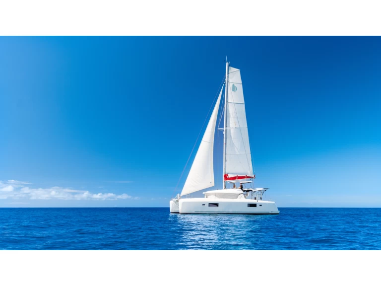 Yacht hire Le Marin cheap Lagoon 42