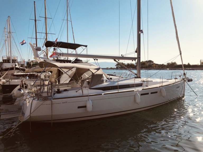 Yacht hire Šibenik cheap Sun Odyssey 449