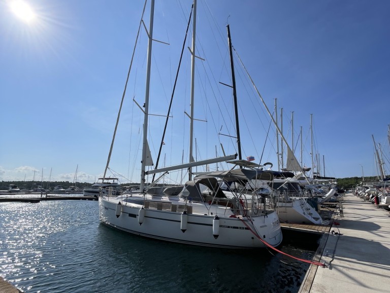 Sundecker Bavaria 37 charter bareboat or skippered in  Šibenik