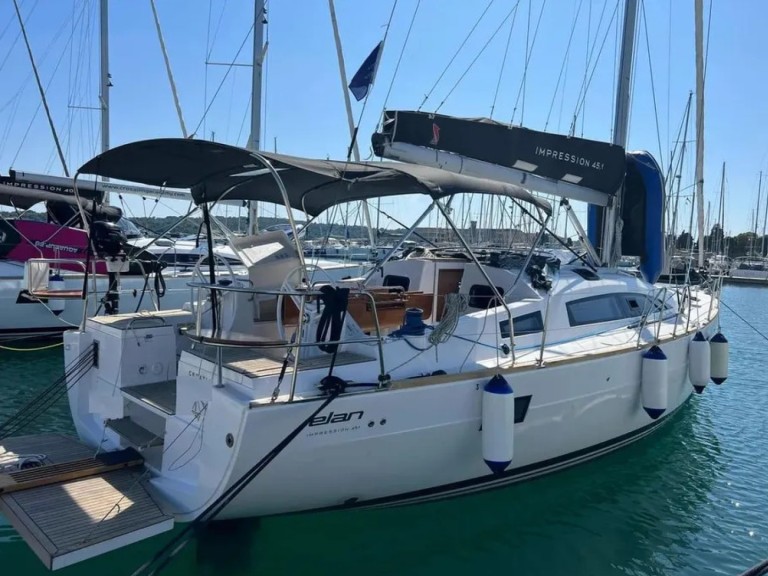 Sailboat to hire Šibenik at the best price