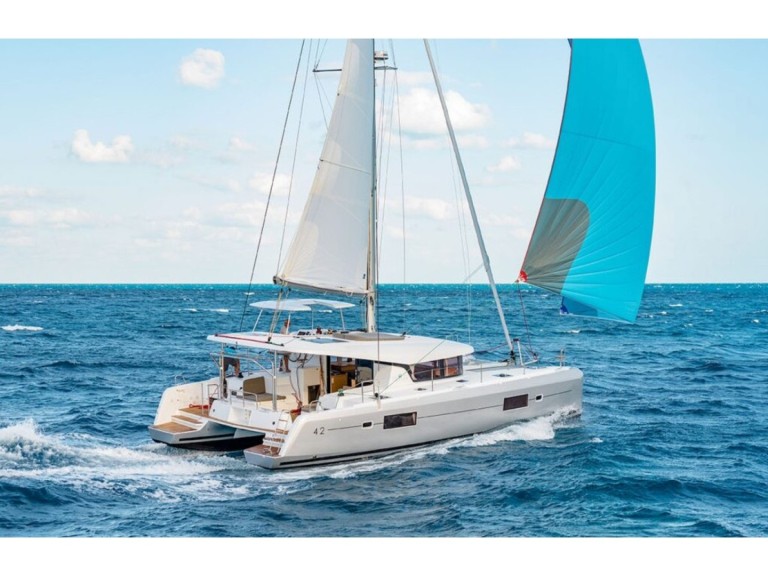 Catamaran to hire Alimos at the best price