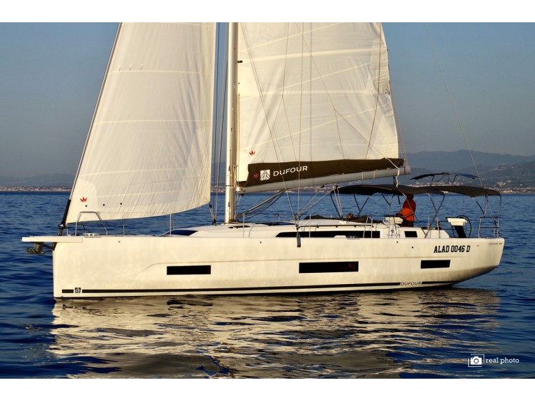 Yacht hire Furnari cheap Dufour 470