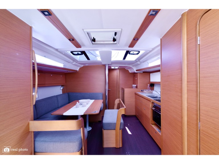 Yacht charter Cannigione - Dufour Dufour 430 on SamBoat