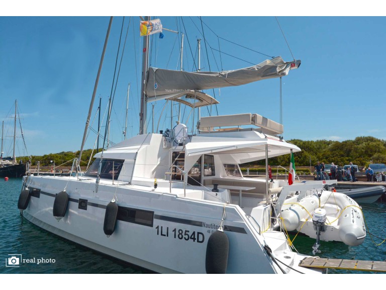 Hire Catamaran Nautitech with a boat licence