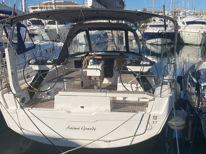 Yacht charter Castellammare di Stabia - Dufour Dufour 37 on SamBoat