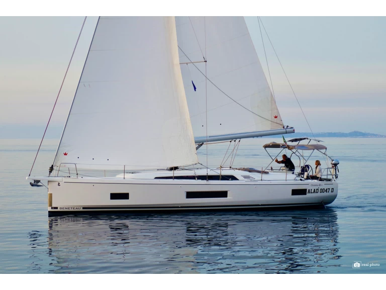 Charter a Bénéteau Oceanis 46.1 in Furnari on Samboat