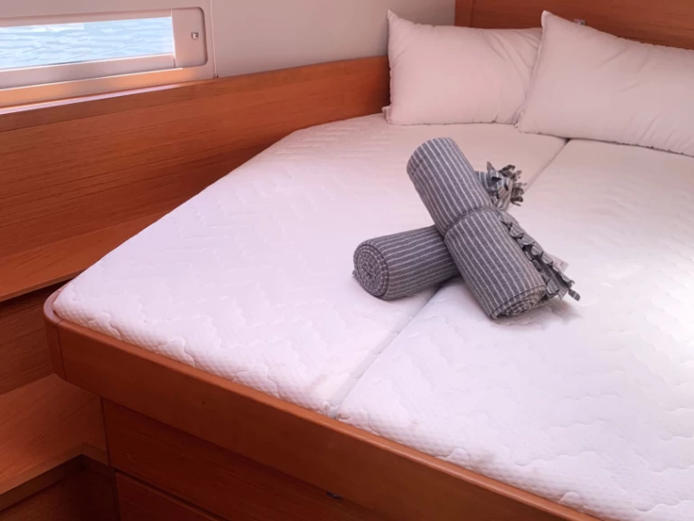 Yacht charter Castellammare di Stabia - Dufour Dufour 430 on SamBoat