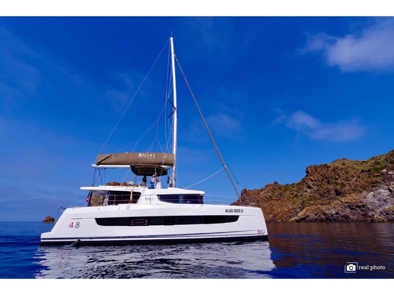 Catamaran to hire Furnari at the best price