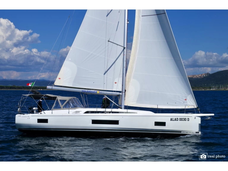 Hire Sailboat Bénéteau with a boat licence