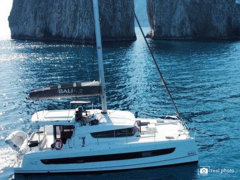 Charter a Bali Bali 4.2 in Castellammare di Stabia on Samboat