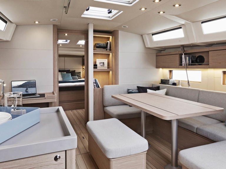 Yacht hire Antigua cheap Oceanis 461