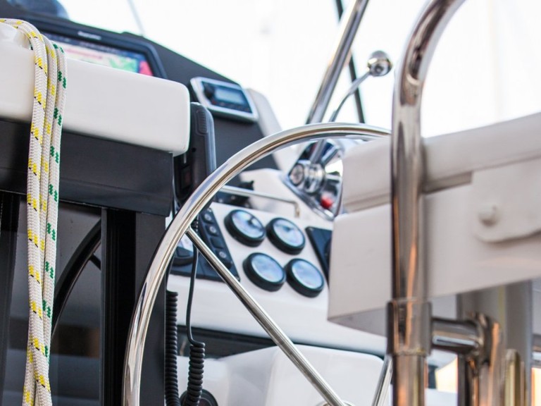 Catamaran hire in Eden Island - Leopard Leopard 45