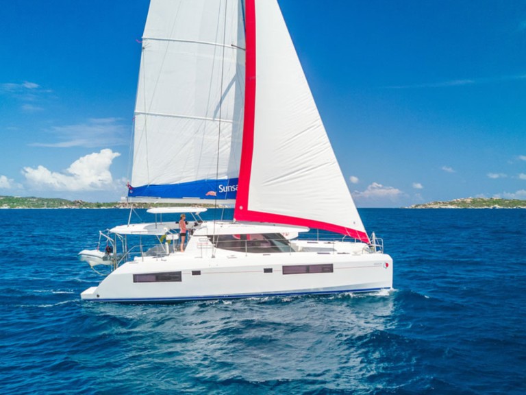 Charter a Leopard Leopard 45 in Eden Island on Samboat