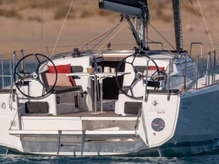 Hire Sailboat with or without skipper Jeanneau Lefkáda