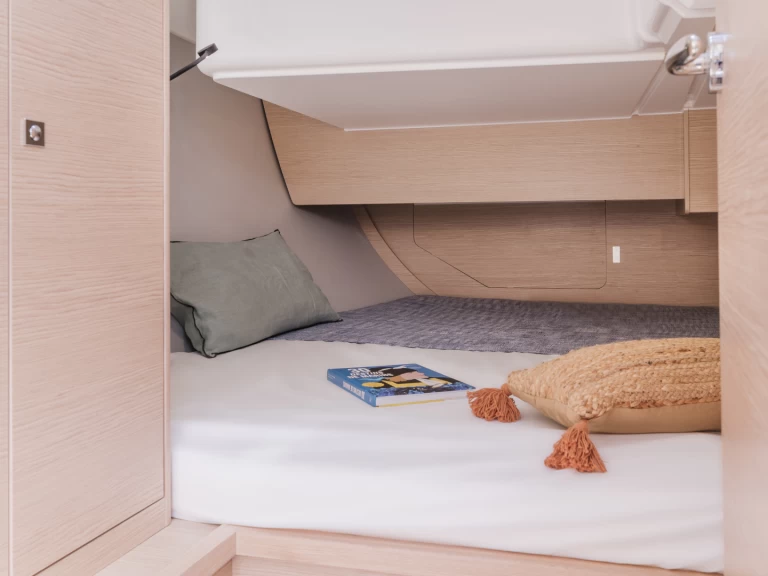 Yacht charter Dubrovnik - Dufour Sunsail 37.3 on SamBoat