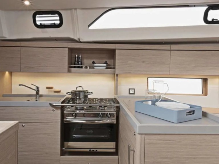 Hire Sailboat with or without skipper Bénéteau Marina (City)