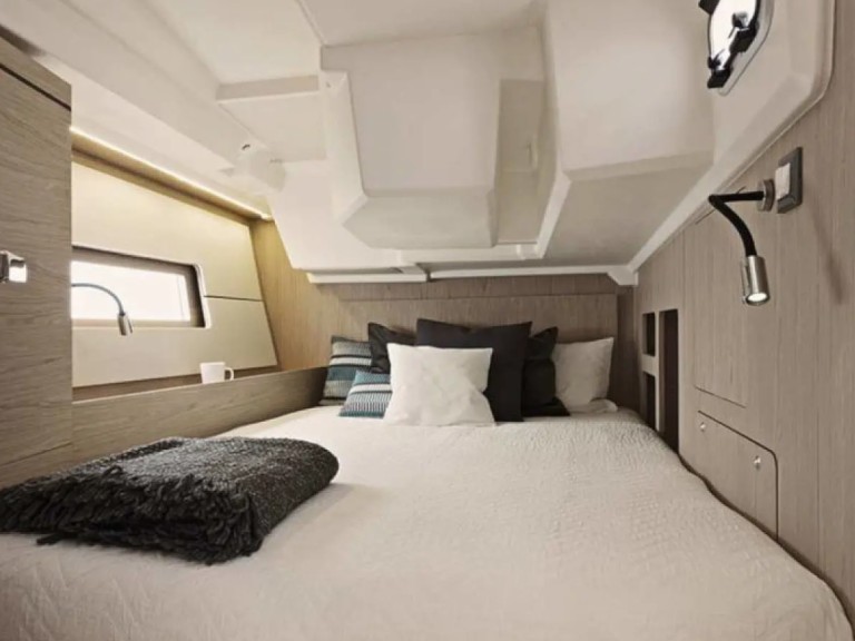 Hire Sailboat Bénéteau with a boat licence