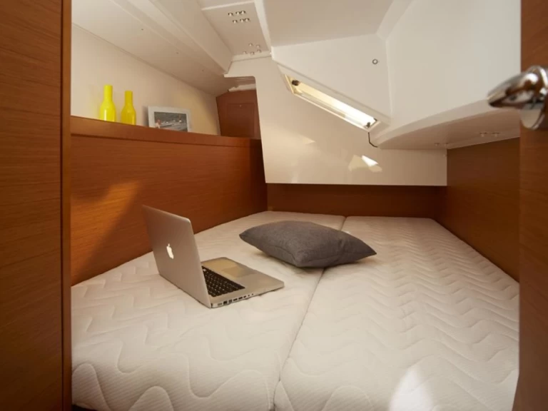 Yacht hire Lefkáda cheap Sun Odyssey 349