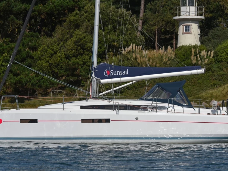 Sailboat to hire Lefkáda at the best price