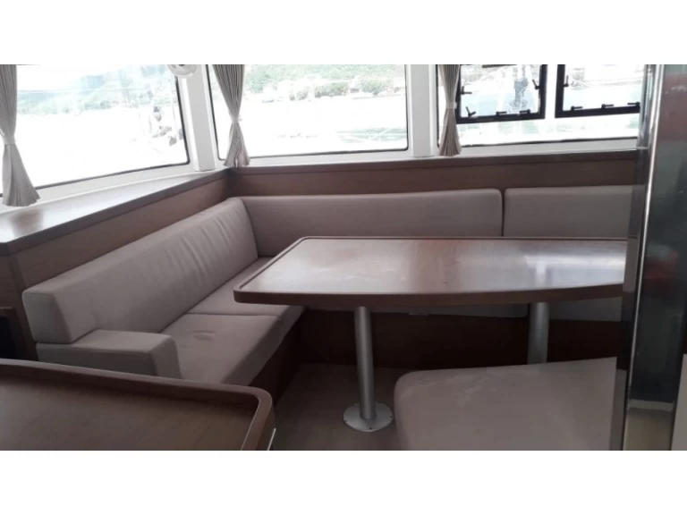 Charter a Lagoon Lagoon 42 in Palma de Mallorca on Samboat