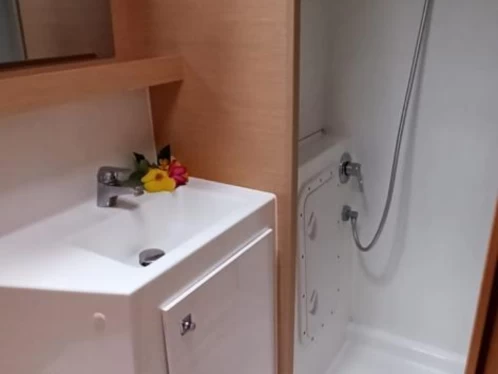 Yacht hire Le Marin cheap Lagoon 42