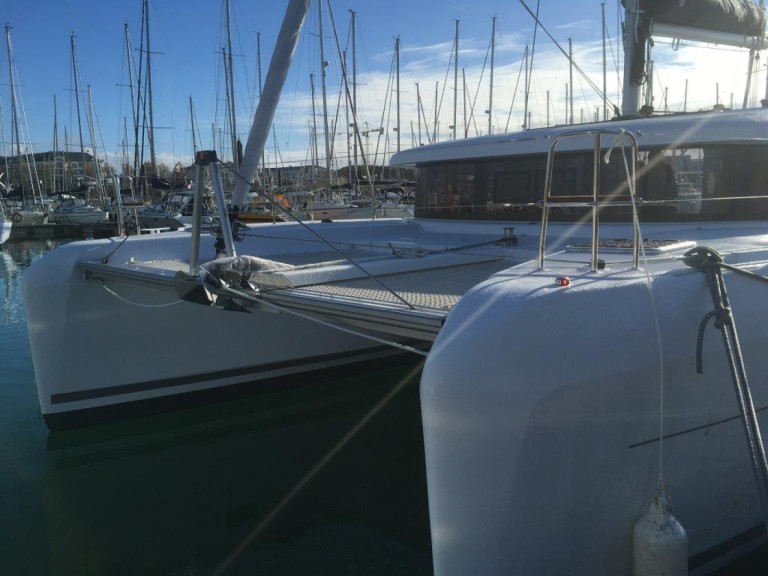 Yacht charter Le Marin - Lagoon Lagoon 42 on SamBoat
