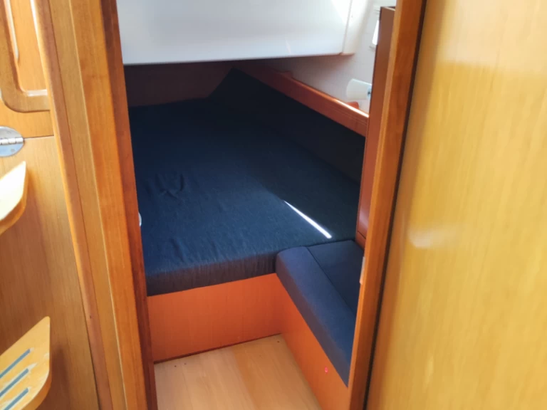 Sailboat hire in Lefkáda - Bavaria Cruiser 41