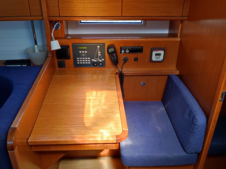 Charter a Bavaria Cruiser 41 in Lefkáda on Samboat