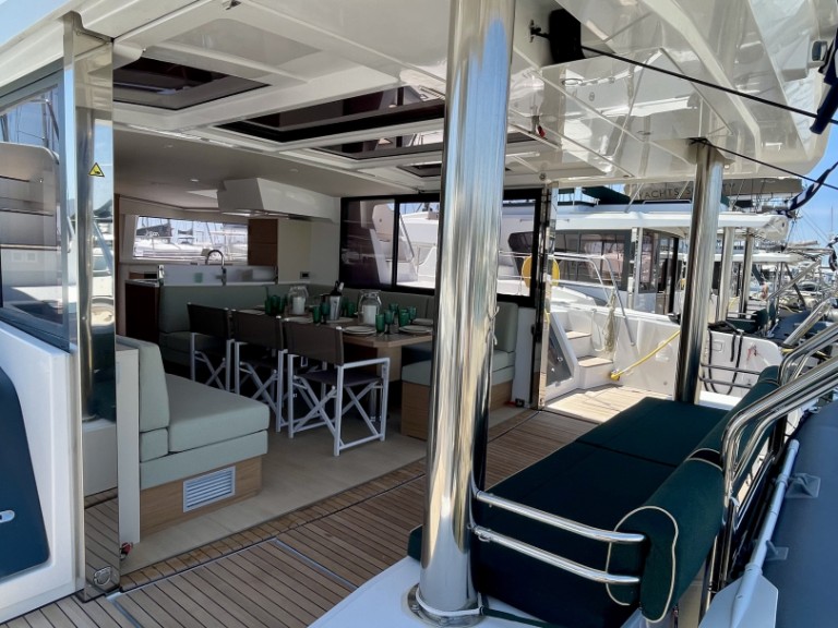 Charter a Bali Bali 4.8 in Alimos on Samboat