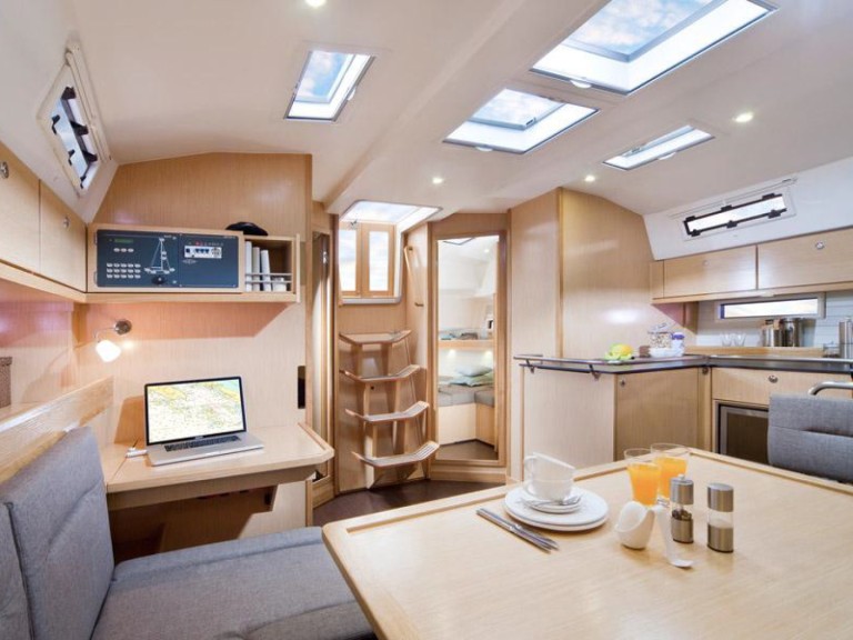 Sailboat to hire San Benedetto del Tronto at the best price