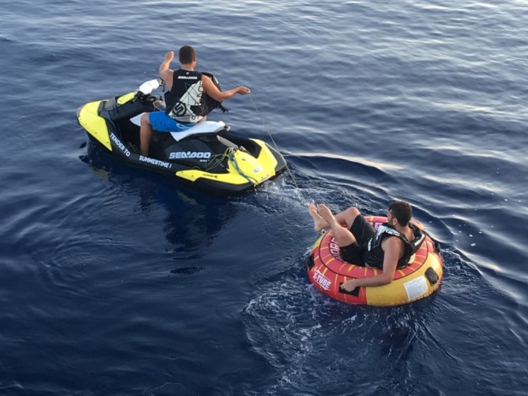 Yacht charter Capo d'Orlando - Lagoon Lagoon 52 F on SamBoat