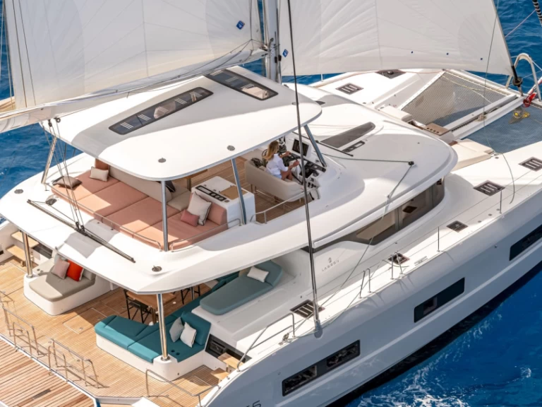 Yacht charter Capo d'Orlando - Lagoon Lagoon 55 on SamBoat