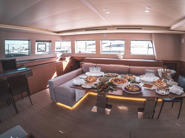 Luxury Yacht to hire Olbia at the best price