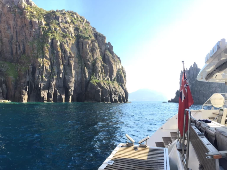 Hire a Lagoon Lagoon 620 Capo d'Orlando