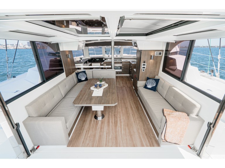 Charter a Bali Catamarans Bali Catspace Voile in Hyères on Samboat