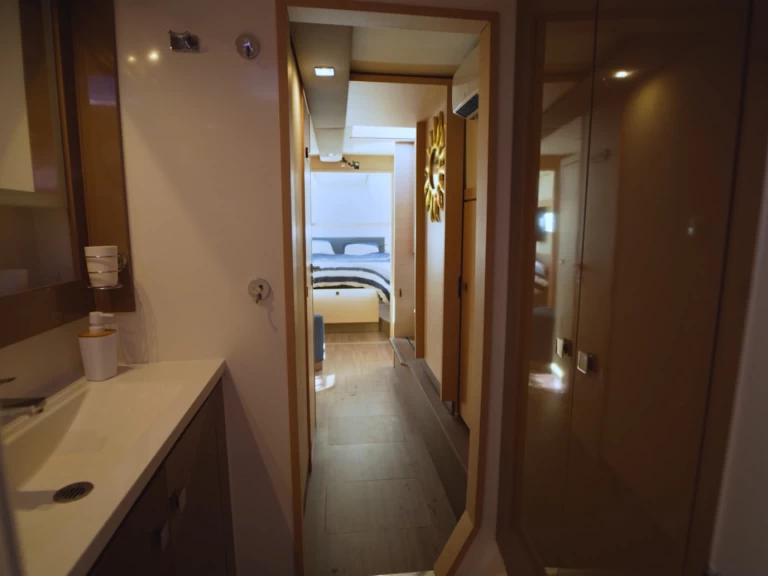 Charter a Fountaine Pajot Lucia 40 in Missolonghi on Samboat