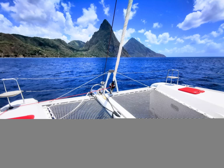 Hire Catamaran Lagoon with a boat licence
