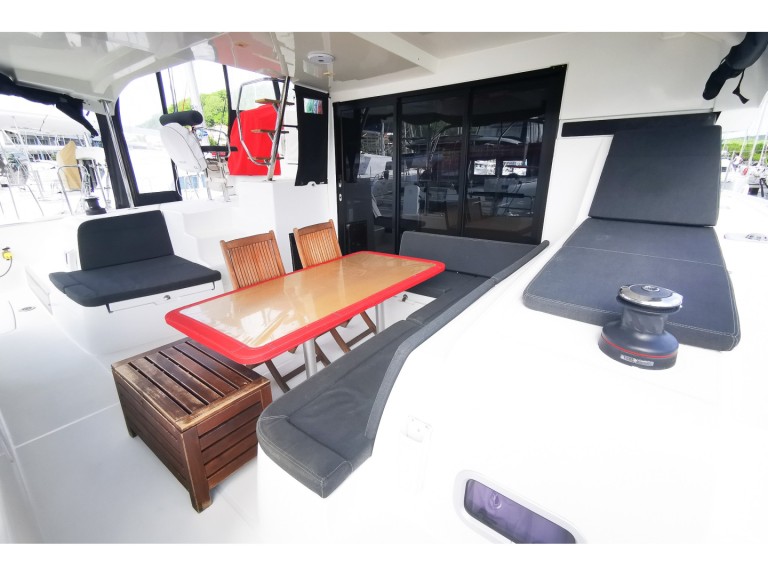 Charter a Lagoon Lagoon 42 in Ribishi on Samboat