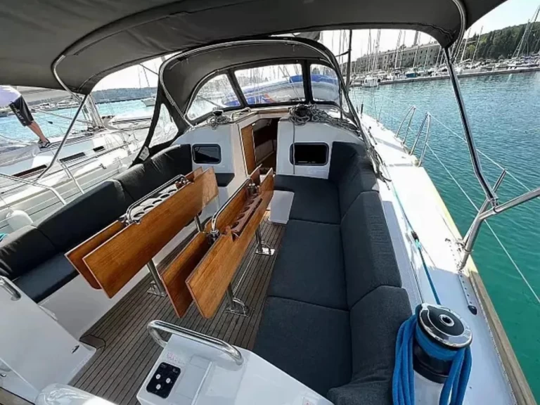 Sailboat hire in Šibenik - Elan Impression 45.1