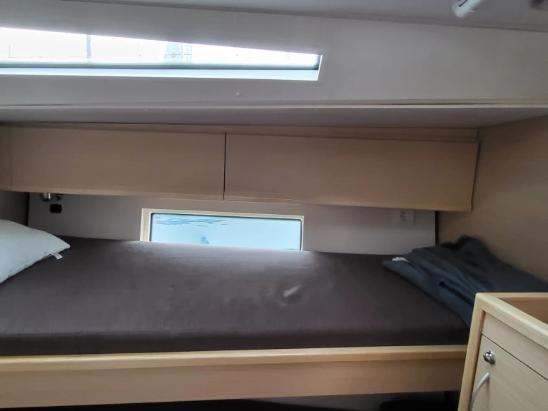 Sailboat hire in Punat - D&D Yacht D&D Kufner54.Univerzum (AC+Gen+Solar)