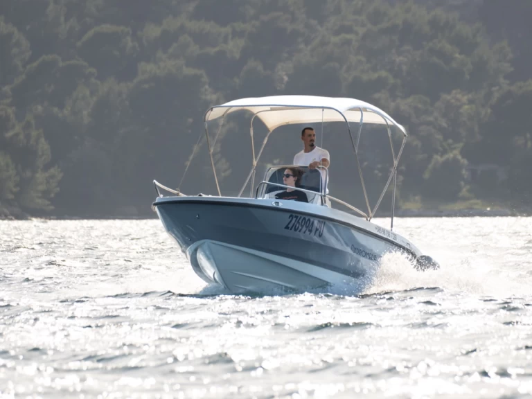Hire a Orizzonti Andromeda Pula