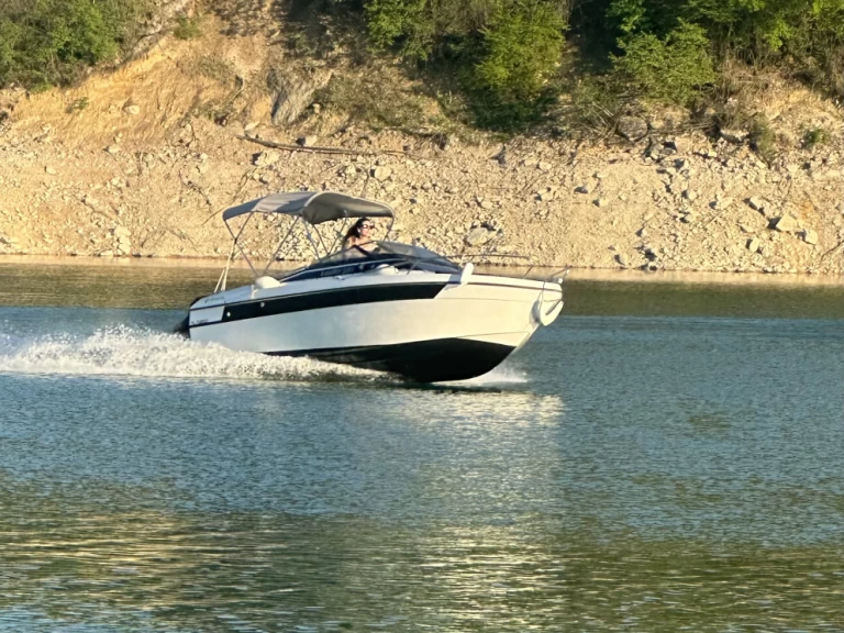 Hire Motorboat with or without skipper Jeanneau La Tour-du-Meix