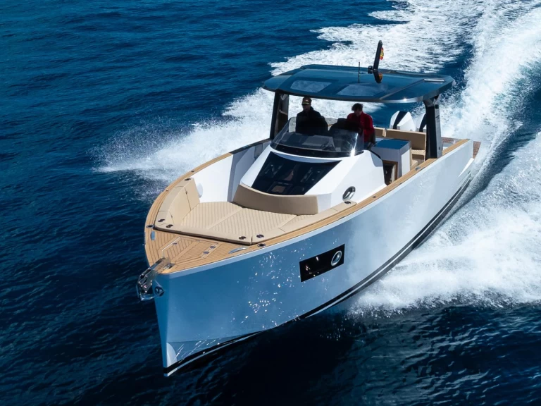 Charter a Tesoro Yatch Tesoro 40 in Marbella on Samboat