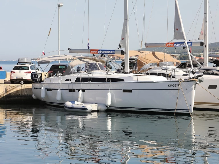 Charter a Bavaria Cruiser 46 in Pirovac on Samboat