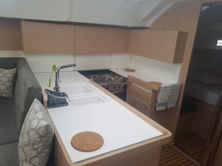 Hire a Elan Impression 50 Pirovac