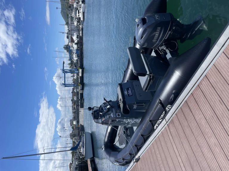 Yacht hire Hendaye cheap Explorer 550