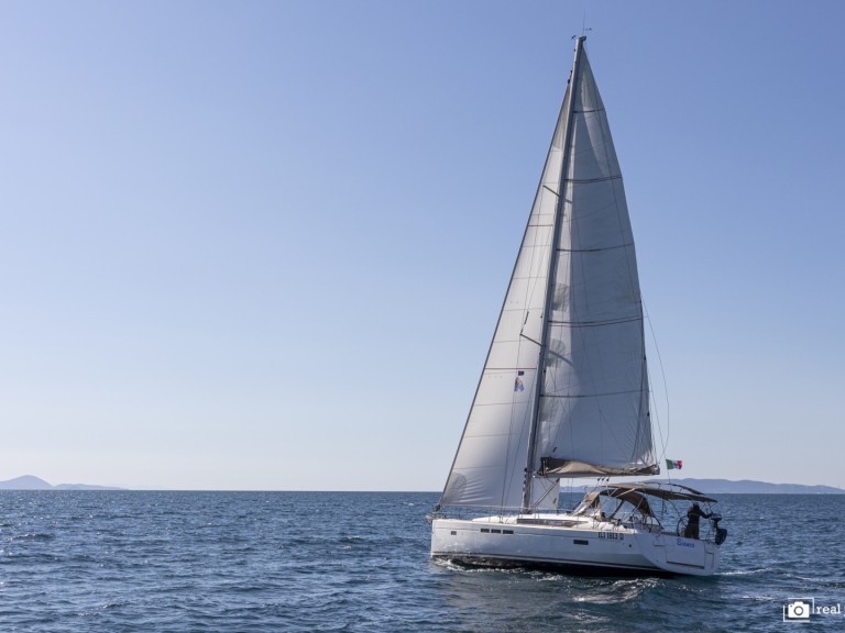 Sailboat hire in Puntone - Jeanneau Sun Odyssey 519