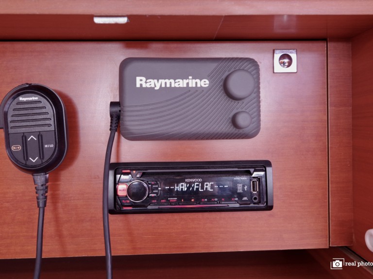 Charter a Dufour Dufour 460 Grand Large in Puntone on Samboat